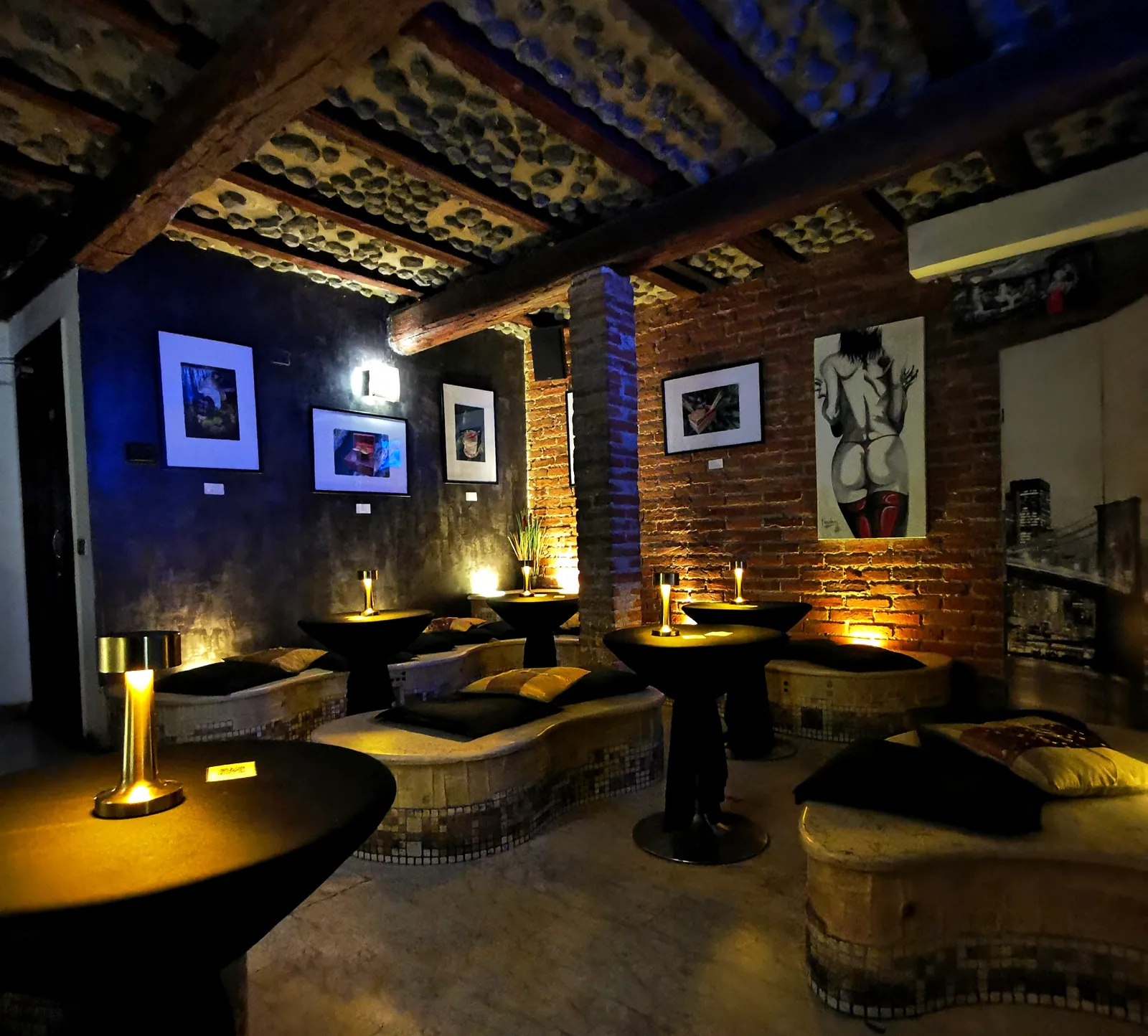 Art Café LimeOlé House - Atmosfera e sala del cocktail bar a Verona